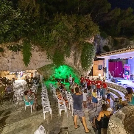 Crovatico Centro Vacanze * Vieste
